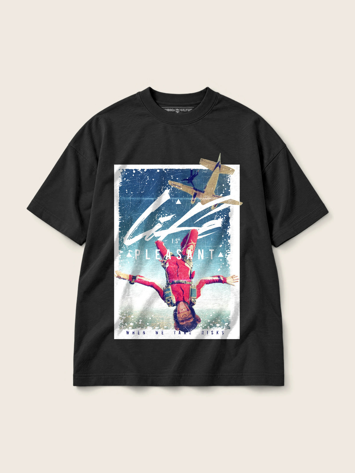Life Is Pleasant · Camiseta Semi Oversize 310g Negro — Imagen del producto 1
