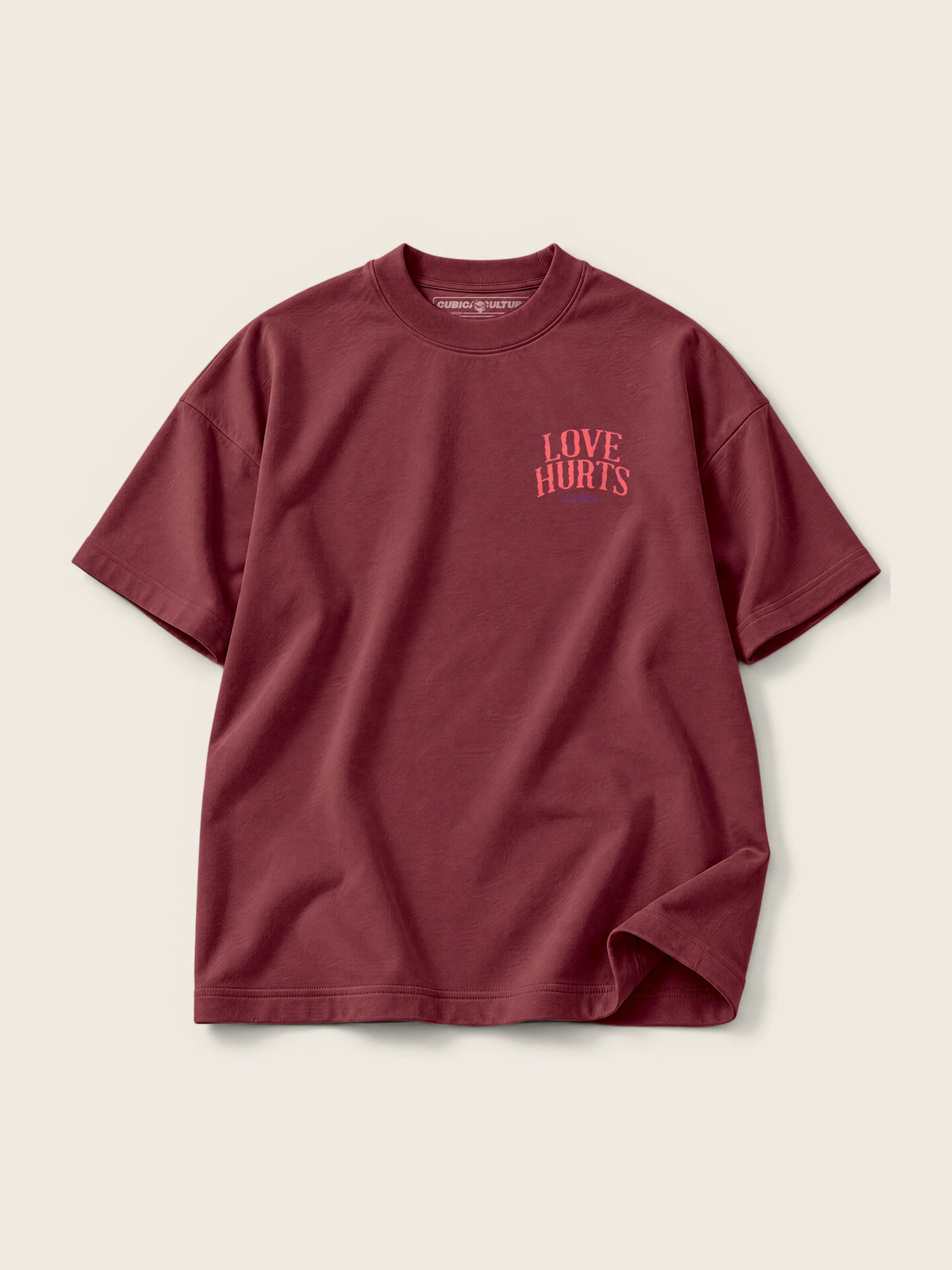 Love Hurts · Camiseta Semi Oversize con Cortes 410g — Imagen del producto 8