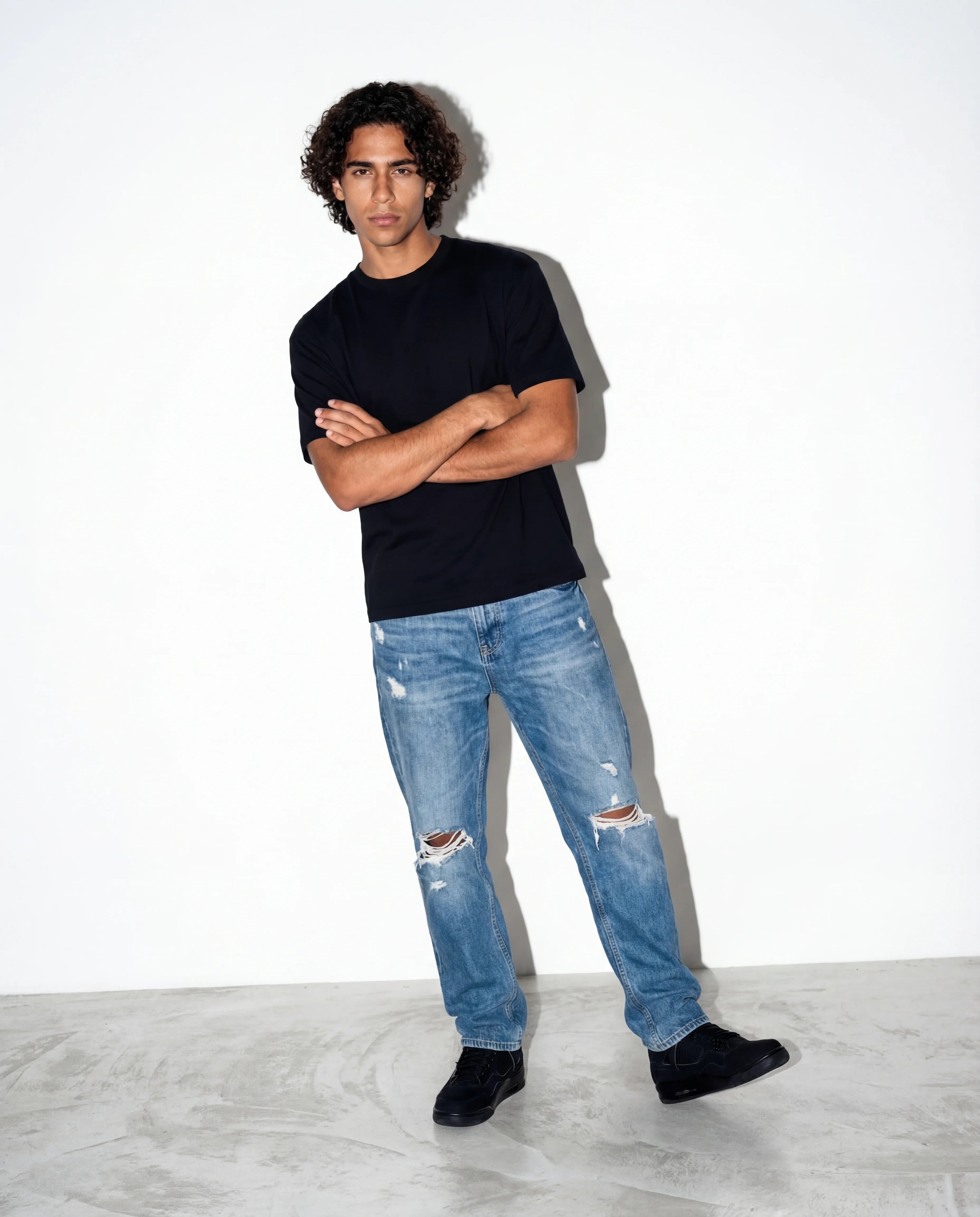 Modelo mide 184cm y usa talla L