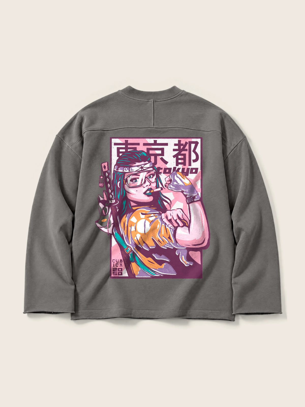 Tokyo 2050 · Buso Cuello Redondo 410g, gris stone, estampado bolsillo + espalda, vista trasera